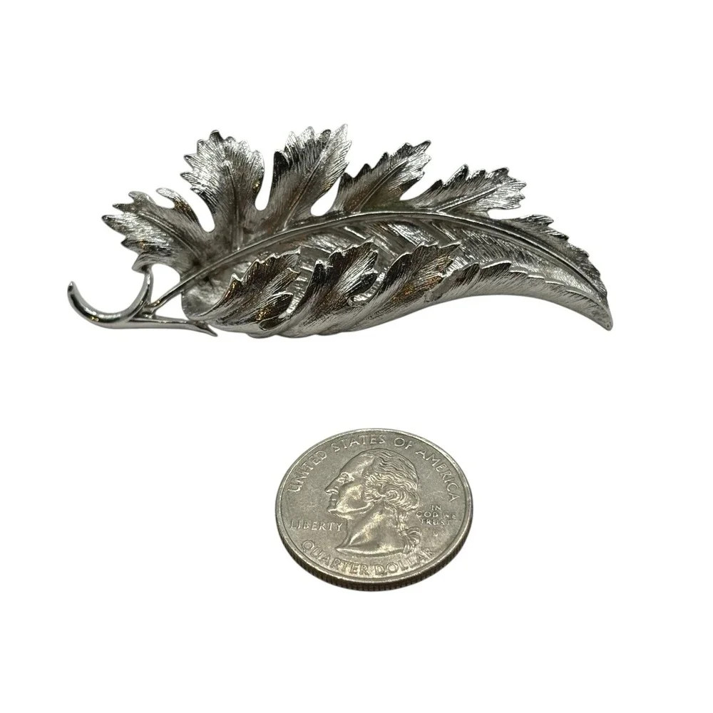 Coro Pegasus Leaf‎ Brooch Silver Tone Textured  Curled Vintage Nature 3D Brushed